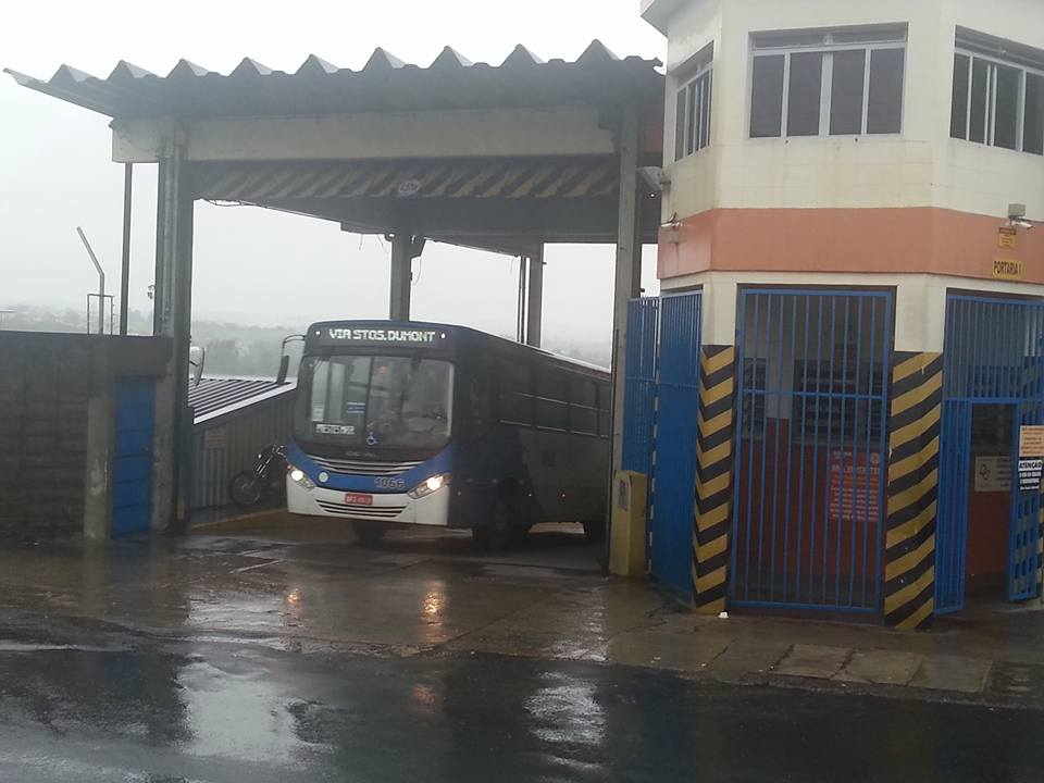 Salários são quitados e motoristas das linhas azul clara retornam ao trabalho