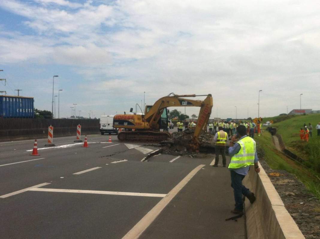 Anhanguera segue parcialmente interditada e obra não tem prazo