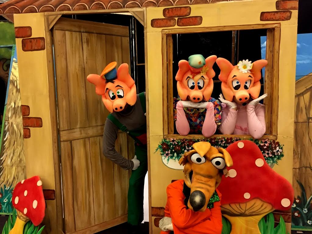 Cia Arte & Manhas encena  clássico infantil na Livraria da Vila