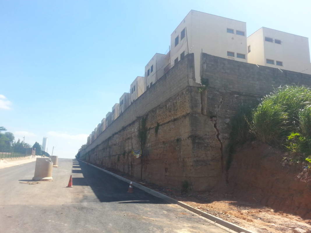 Defesa Civil interdita dois prédios de um condomínio em Campinas