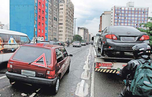 Revisão de férias não feita e com vários carros parados nas estradas
