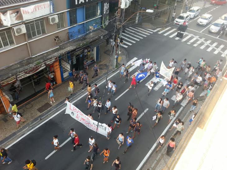 Estudantes fazem manifestação contra o aumento da tarifa de ônibus em Campinas