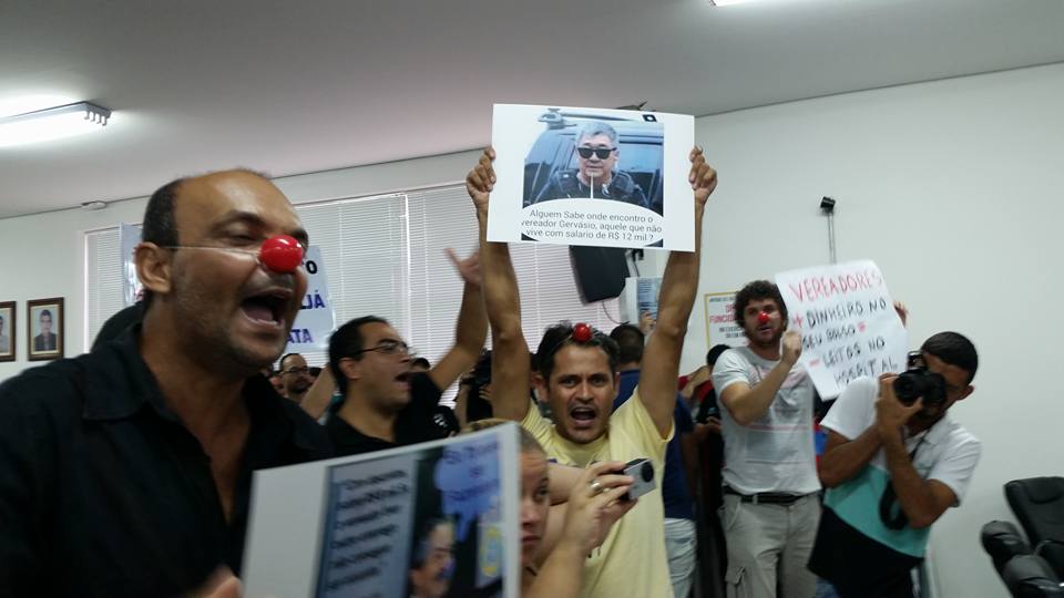 Vereadores de Hortolândia enfrentam novo protesto contra reajuste salarial