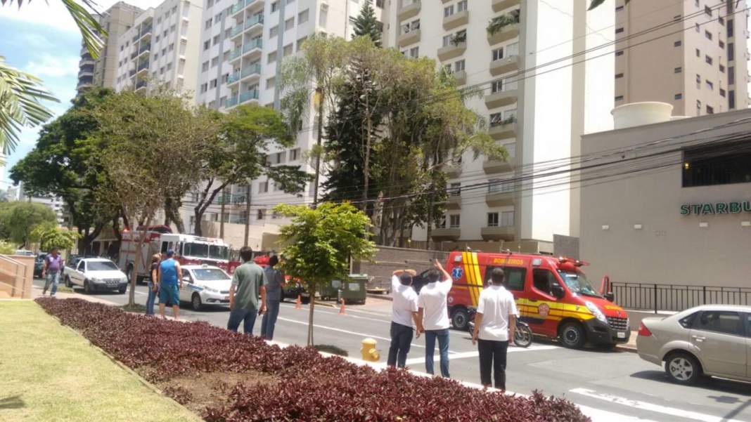 Apartamento pega fogo no Cambuí em Campinas