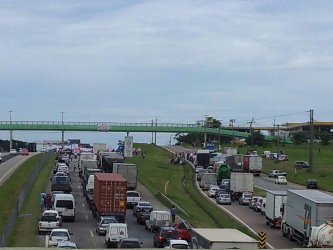 Rodovia Santos Dumont registra congestionamento na chegada a Campinas