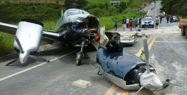 Bimotor com destino a Campinas faz pouso de emergência em rodovia