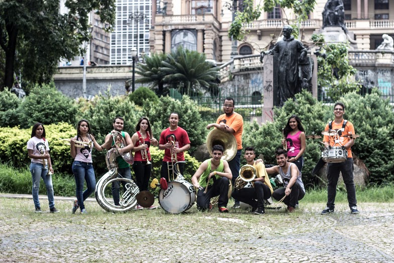 Bando da Farra e Cortejo Zabumbado encerram o carnaval do Sesc
