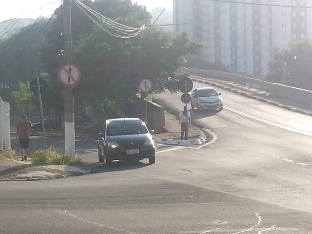 Moradores pedem semáforo em cruzamento no Bela Vista