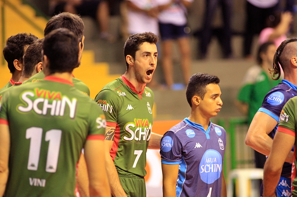 Campinas vence e assume terceiro lugar na Superliga