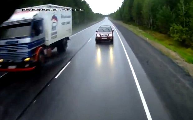 As ultrapassagens como devem ser feitas?