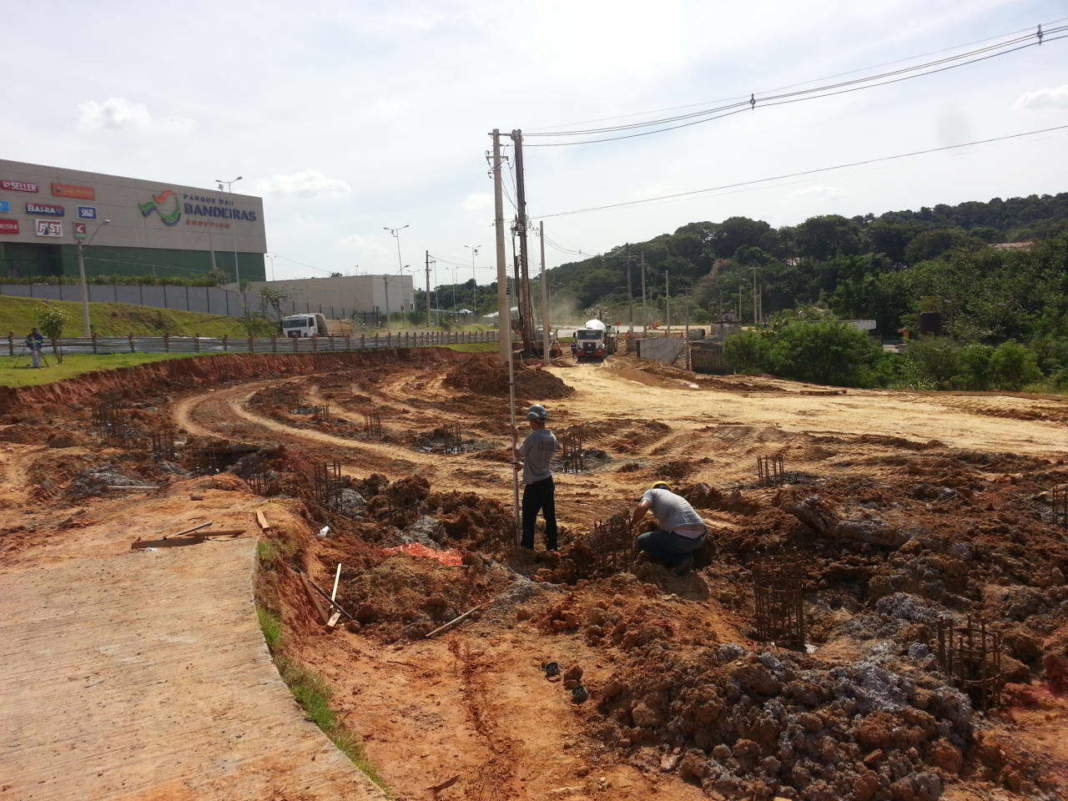 Obras no Jardim Ipaussurama prometem desafogar trânsito na região