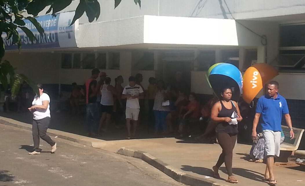Atendimento no Hospital Ouro Verde é alvo de críticas pela qualidade e demora