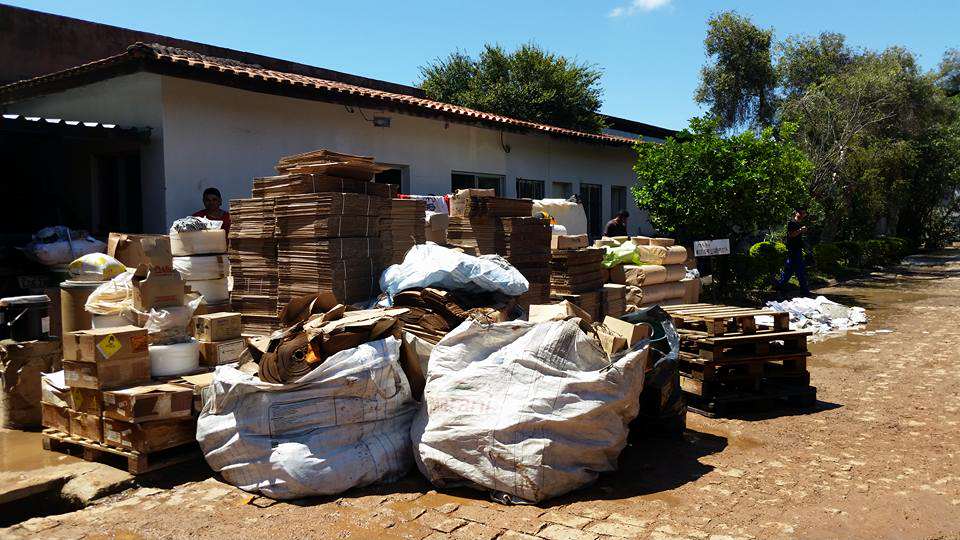 Chuva forte causa prejuízo a moradores e empresários, em Louveira