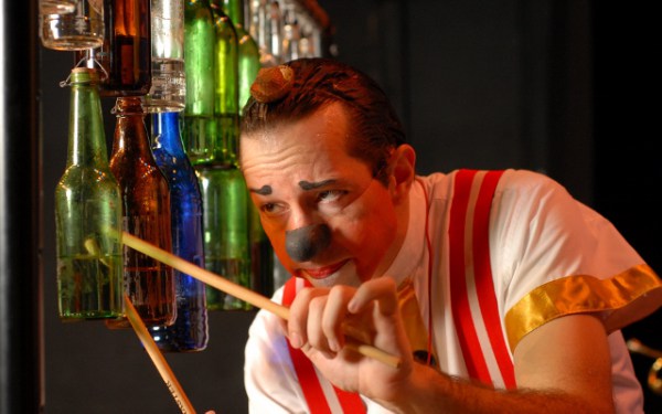 Comédias invadem a  Sala dos Toninhos neste final de semana, na Estação Cultura