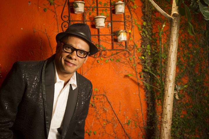 Vander Lee é a atração desta sexta-feira, no Galpão do Sesc