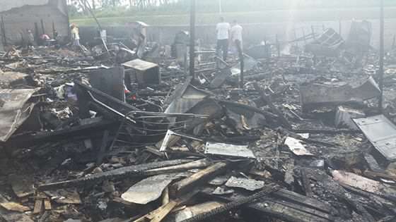 Incêndio destrói barracos de 26 famílias no Jardim São Fernando, em Campinas