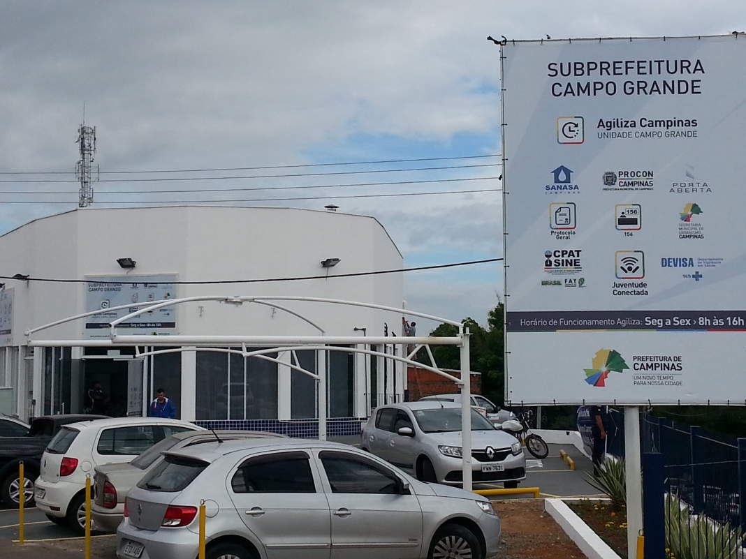 No primeiro dia, procura pelos serviços na subprefeitura do Campo Grande é intensa