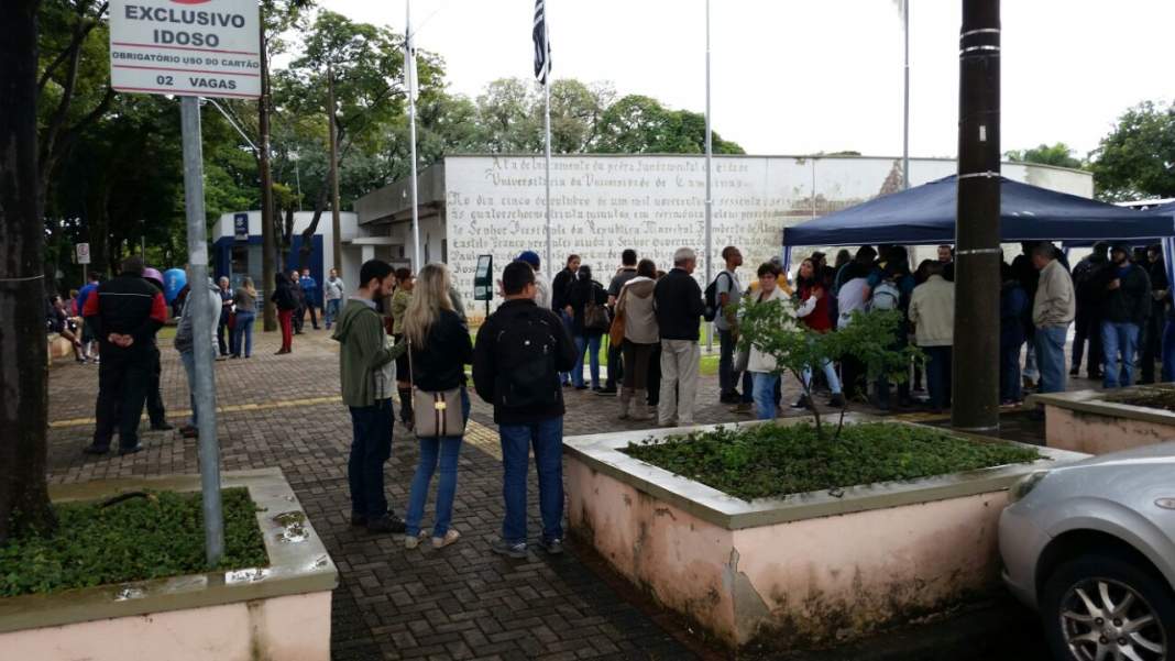 Funcionários da Unicamp entram em greve por tempo indeterminado