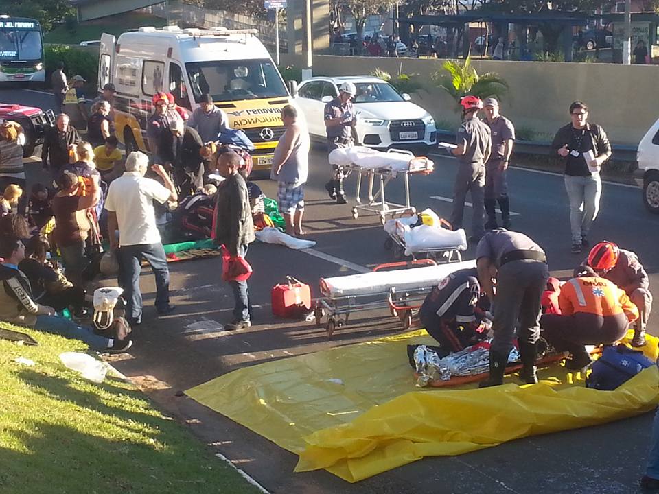 Acidente com três ônibus deixa 25 feridos em Campinas