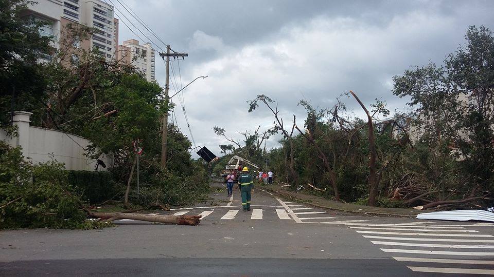 Campinas monta “operação de guerra” após microexplosão
