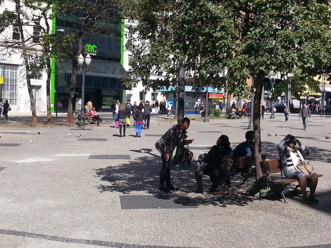 Em Campinas, frio pega população de surpresa
