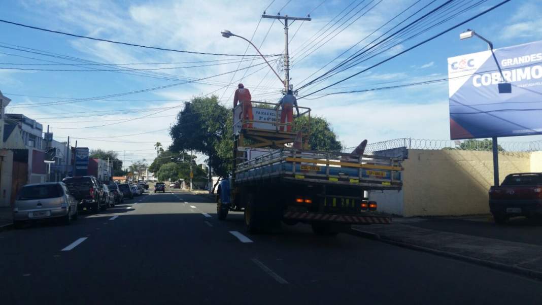 Comerciantes reclamam de faixas exclusivas de ônibus