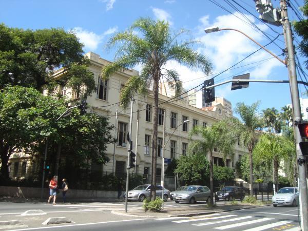 Alunos e professores da Escola Carlos Gomes fazem campanha por segurança