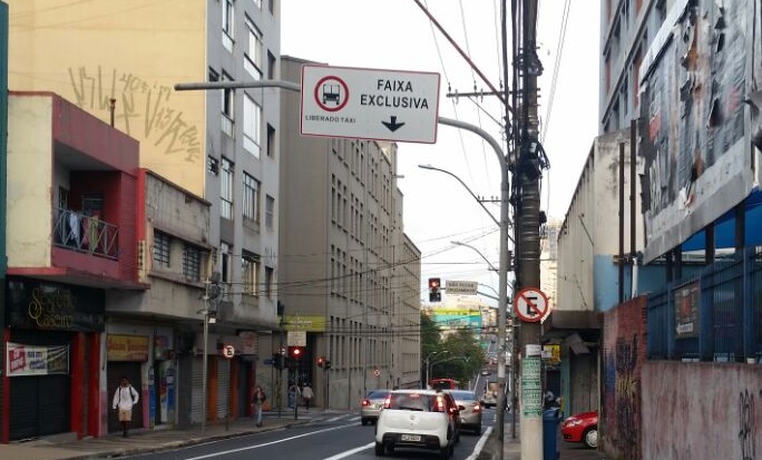 Comerciantes e clientes aprovam liberação de vagas no centro