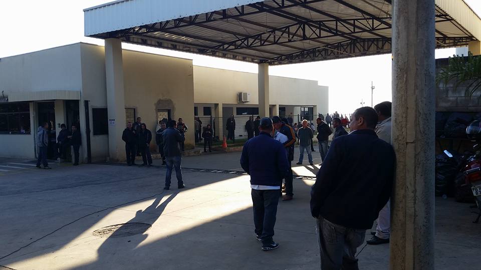 Paulínia fica sem transporte e tem limpeza afetada