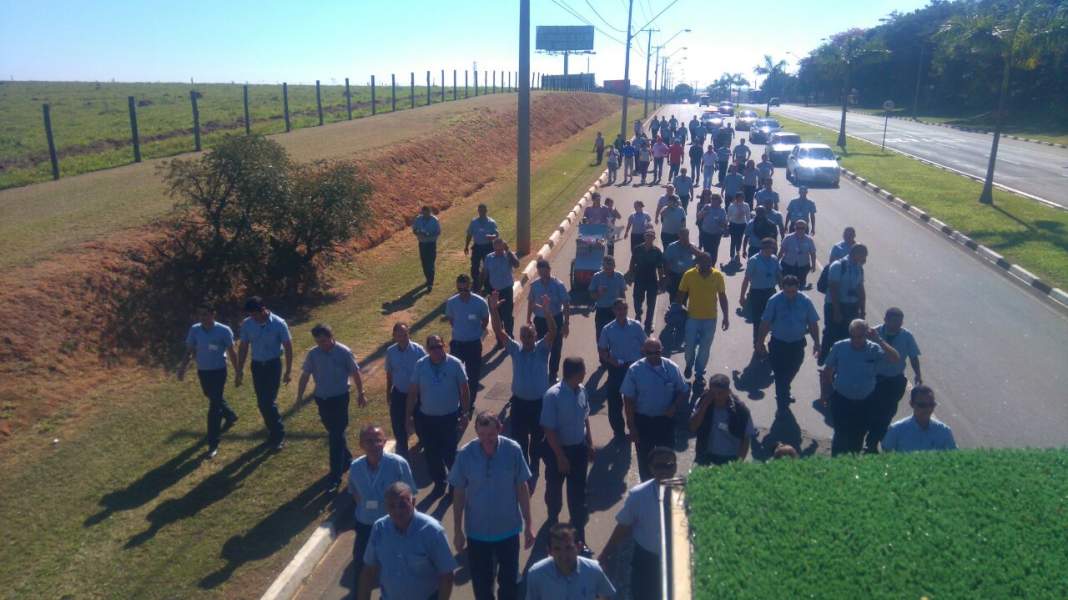 Greve no transporte municipal de Paulínia continua; transporte escolar é normalizado