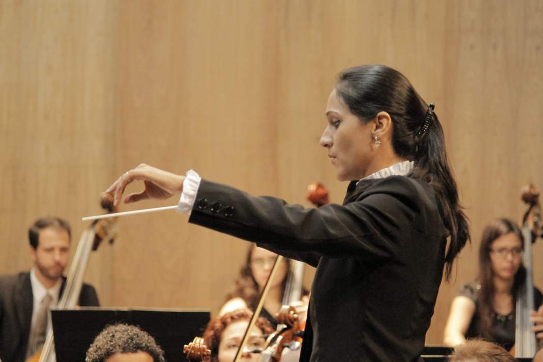 Maestrina convidada rege a Sinfônica de Campinas na Paróquia neste final de semana