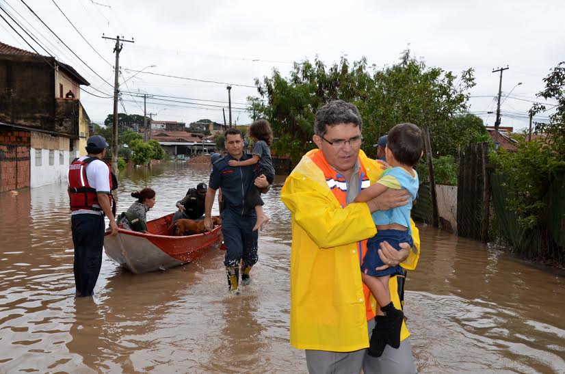 Chuva afeta 300 famílias em Sumaré e ginásio é usado como abrigo
