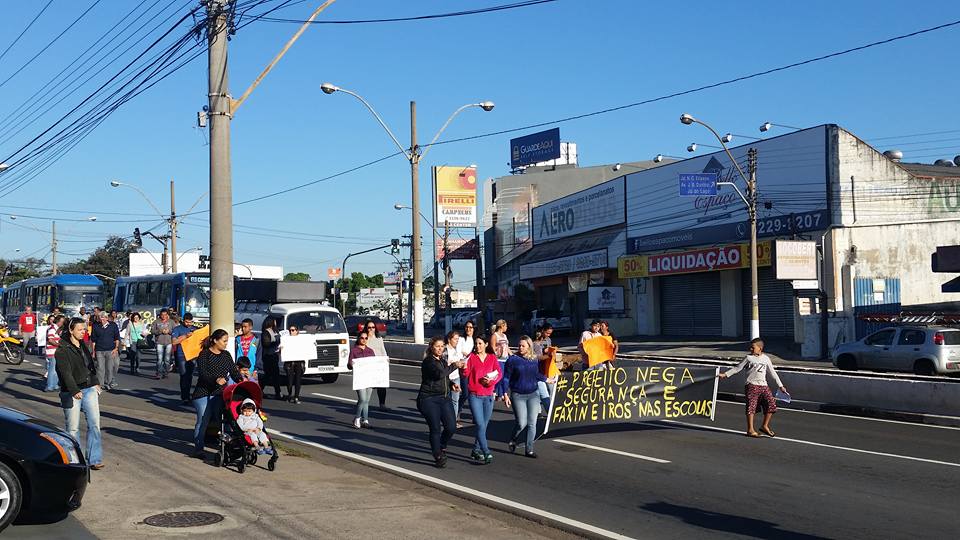 Pais de alunos das escolas municipais fazem série de protestos, em Campinas