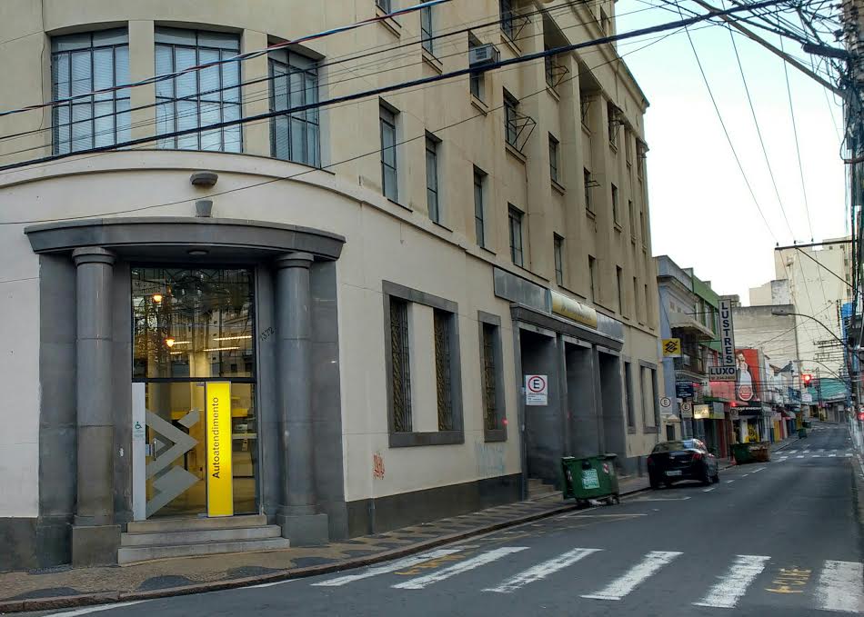 Ladrões danificam caixas eletrônicos do Banco do Brasil no centro de Campinas