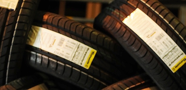 Quadrilha é presa com carga de pneus avaliada em R mil