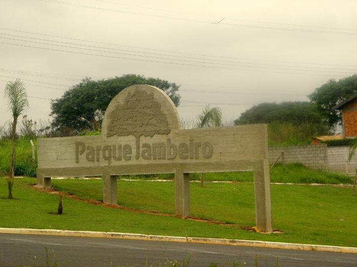 Jovens invadem casa e torturam casal no Parque Jambeiro