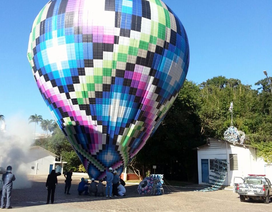 Bombeiros registram duas  quedas de balões de grandes dimensões em Campinas