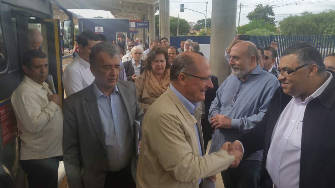 Para Alckmin, impeachment de Dilma é traumático, mas deve se manter