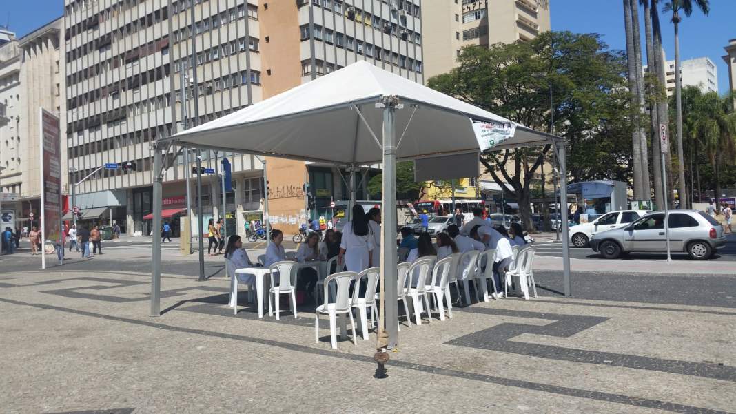 Mutirão em Campinas realiza orientação gratuita sobre como se  livrar do hábito de fumar