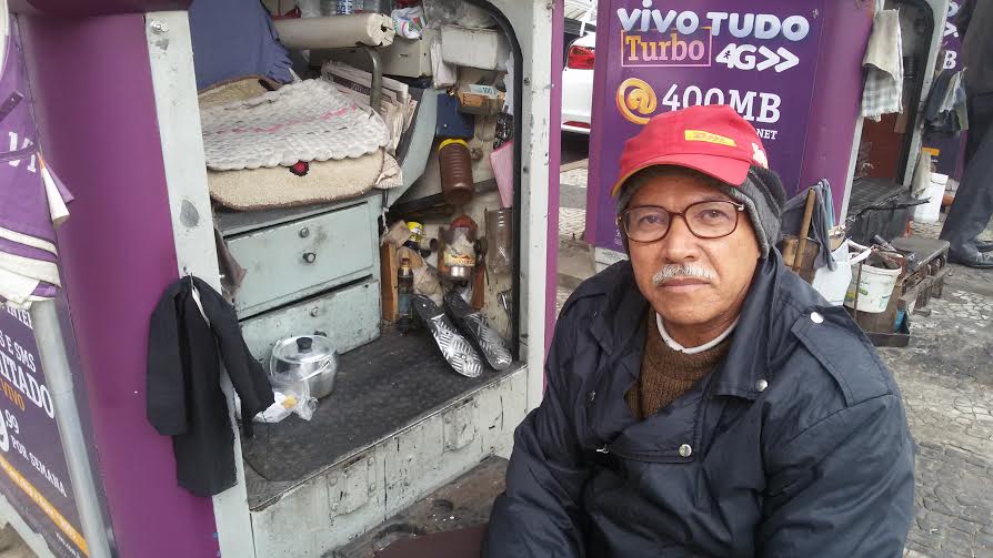 CBN Profissões: Anivaldo Alves de Almeida é engraxate