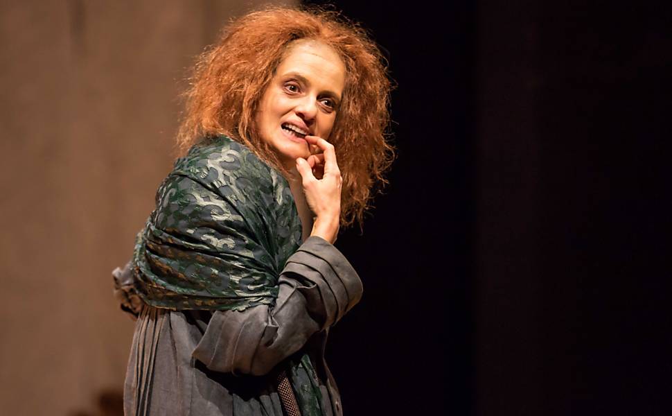 A Atriz Denise Fraga comenta o espetáculo “Galileo Galilei” que está em cartaz na cidade