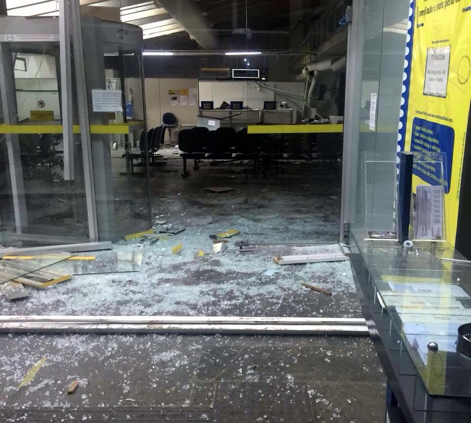 Agência do Banco do Brasil de Elias Fausto é destruída parcialmente durante roubo