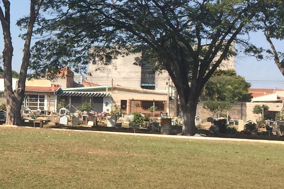 Bebê que morreu após aspirar leite em Americana é sepultada