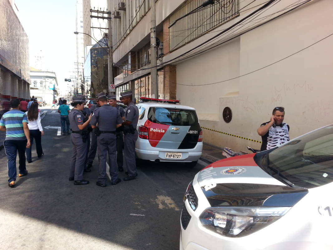 Bandido é baleado pela PM após assaltar loja no Centro de Campinas