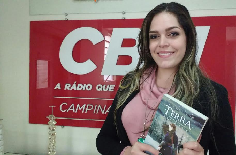 Escritora campineira Desiree Gusson lança seu primeiro romance na Biena do Livro