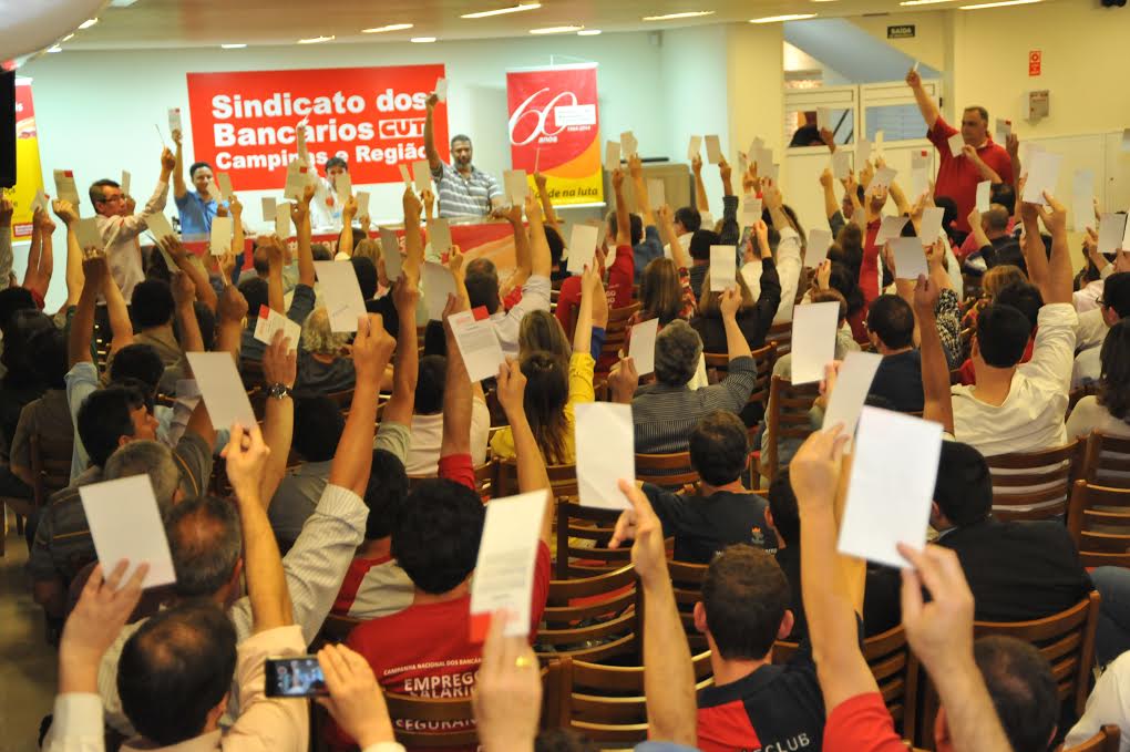Bancários decidem aderir a greve geral programada para o dia 30