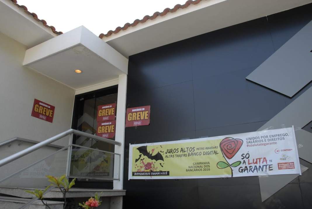 Bancários tentam acordo nesta terça-feira para por fim a greve