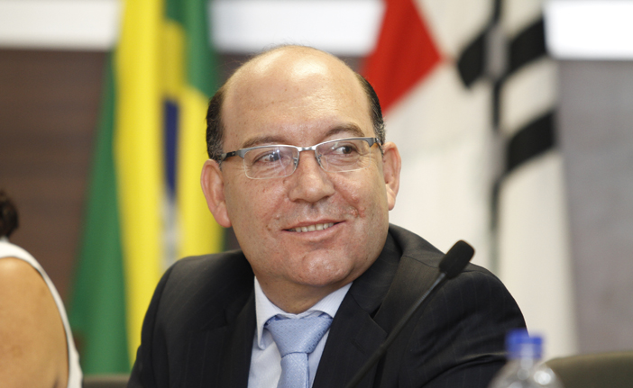 Justiça Eleitoral multa Prefeito de Vinhedo por propaganda irregular