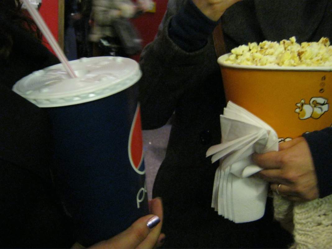 Prefeito sanciona lei que permite entrada com alimentos e bebidas em cinemas de Campinas