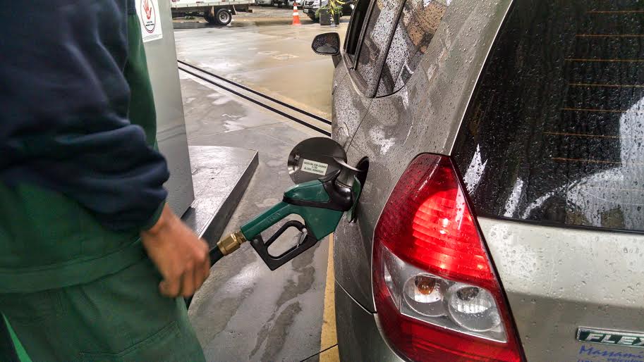 Preço da gasolina cai entre R$ 0,40 e R$ 0,80 em Campinas